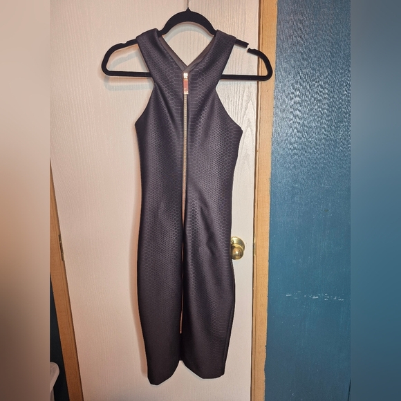 611🦃🎄 Ted Baker Asymmetrical Black snake print Halter Dress - Picture 2 of 3